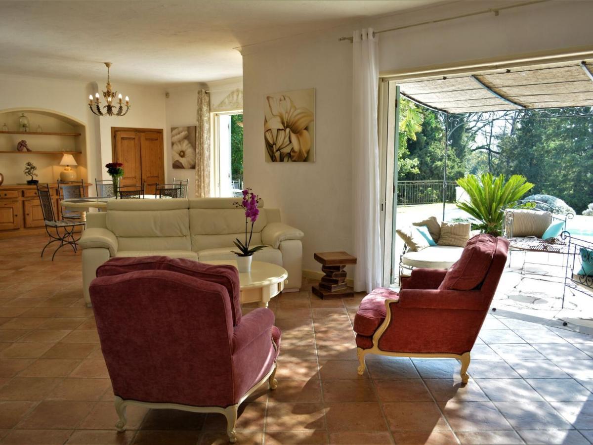 Peaceful Villa In Saint Paul De Vence With Pool 外观 照片